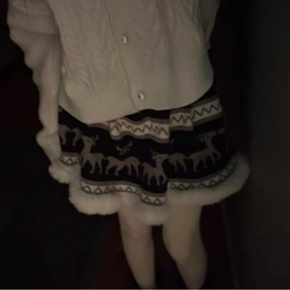 fur trimmed sweater reindeer gyaru skirt - Picture 4 of 4
